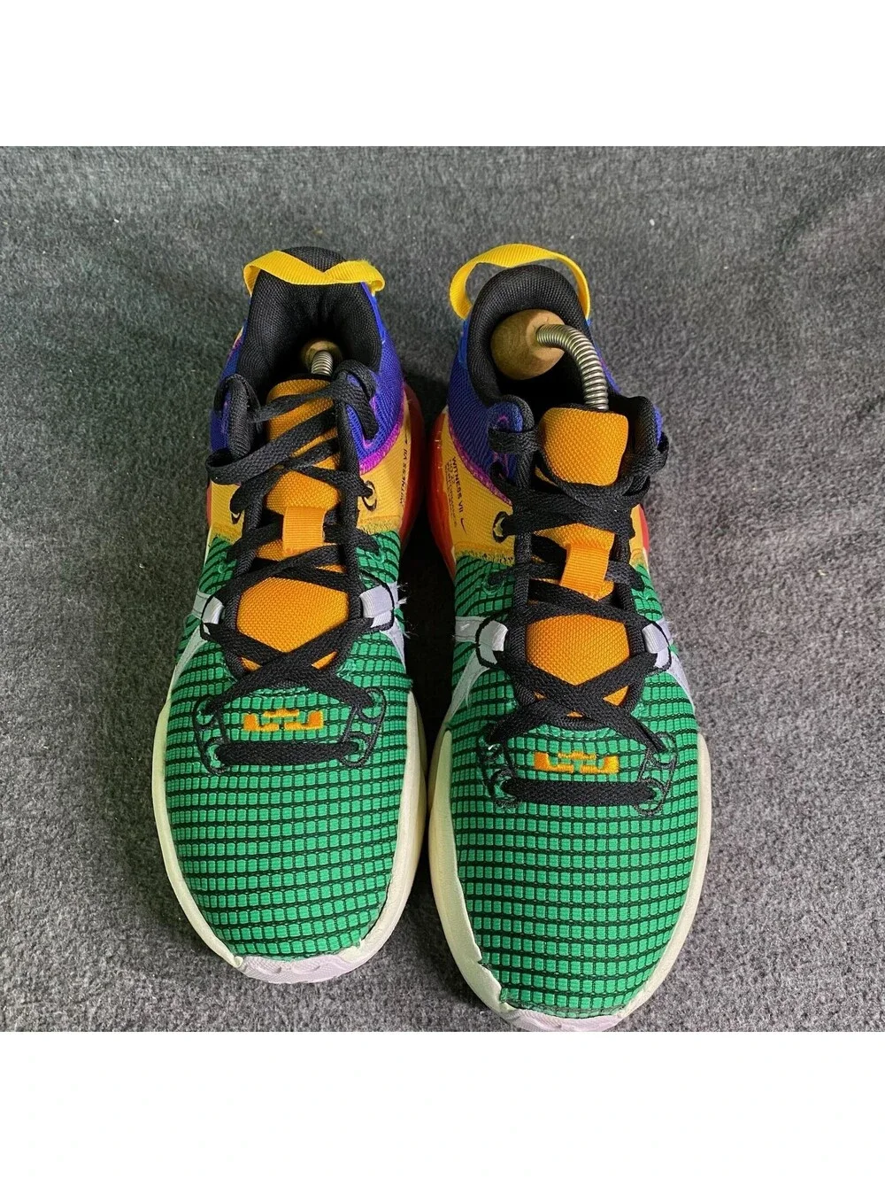 Nike LeBron Witness 7 Multi-Color Basketball Shoes Size 9.5 DM1123-501